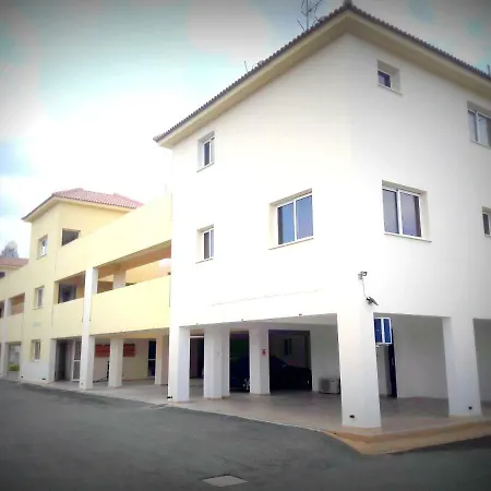 Marcelia Nissi Apartament *